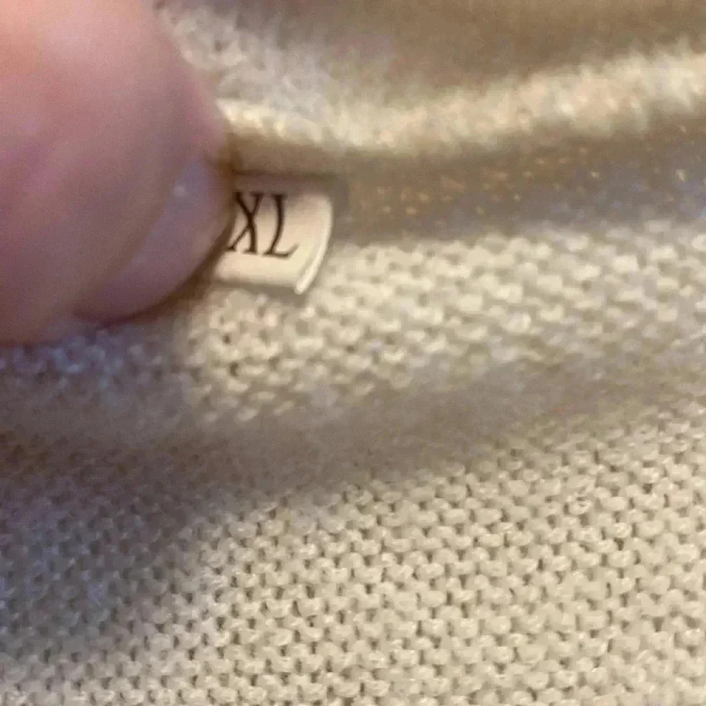 Sweater - Picture 3 of 5